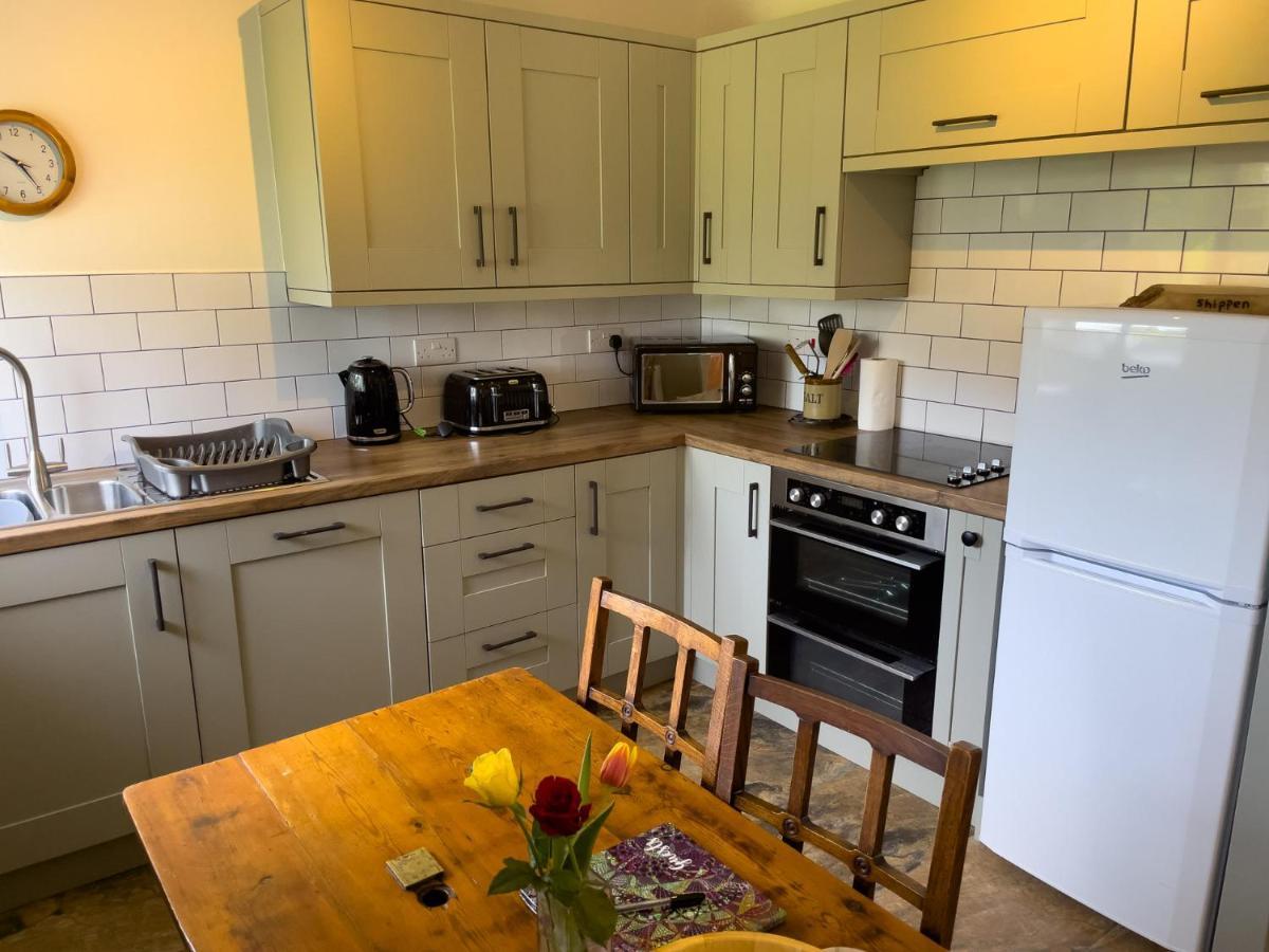 Holiday home Canllefaes