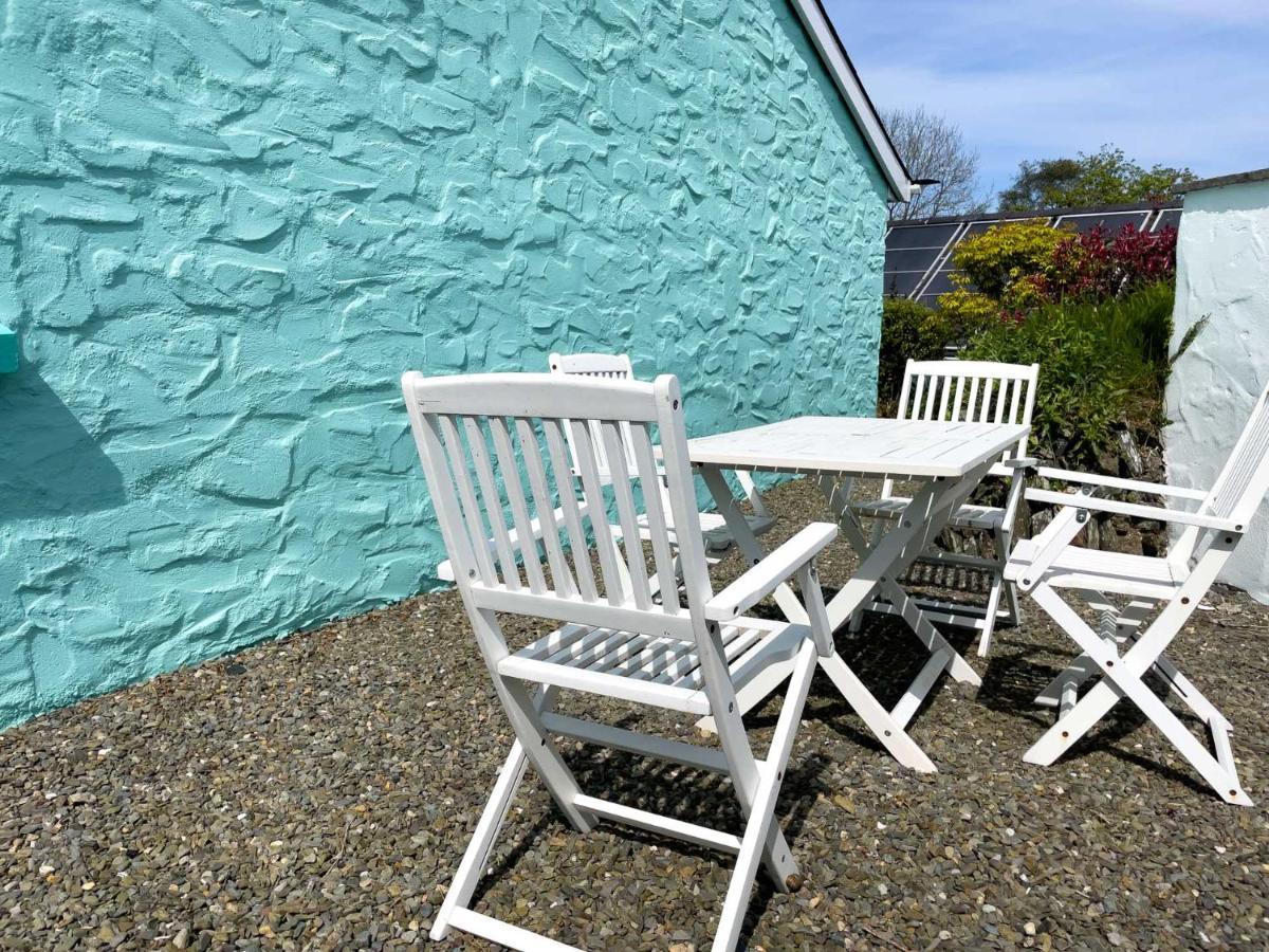 Holiday home Canllefaes